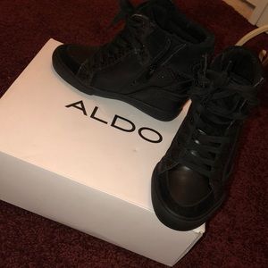 Sneaker wedges